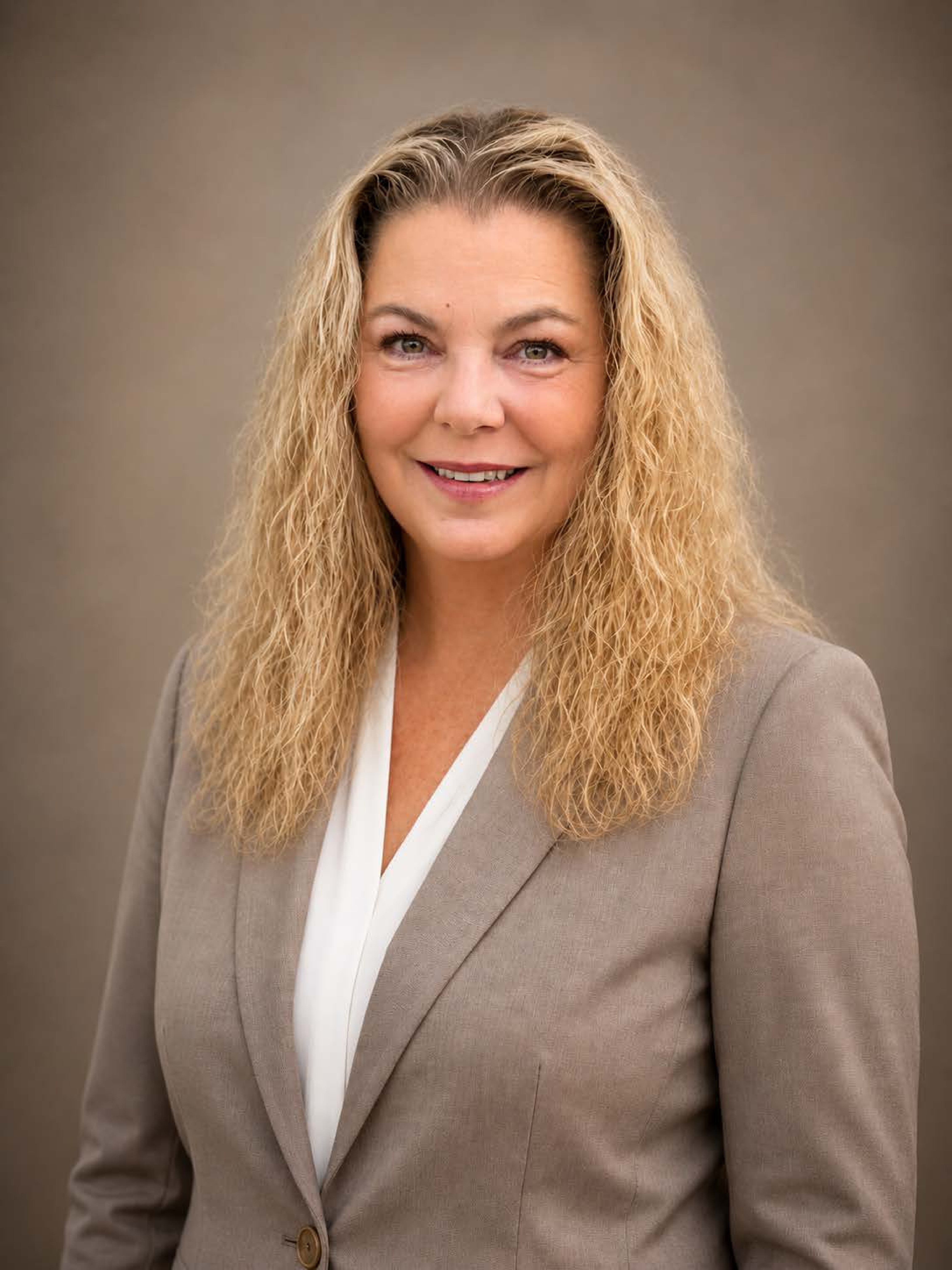 Tina Breedlove — US Dealer Licensing